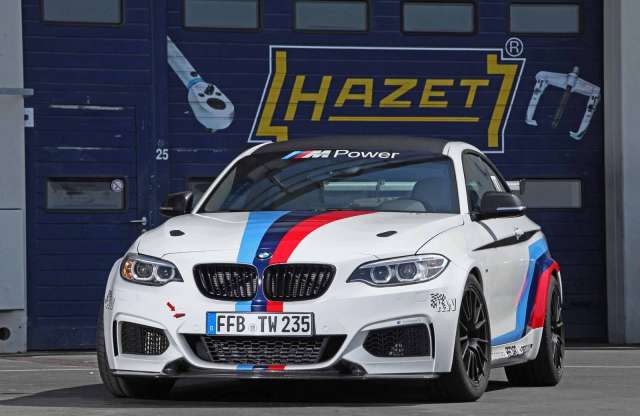 Pici BMW 444 lóerővel, nem csak pályára