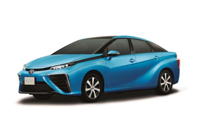 Jövőre kapható lesz az üzemanyagcellás Toyota
