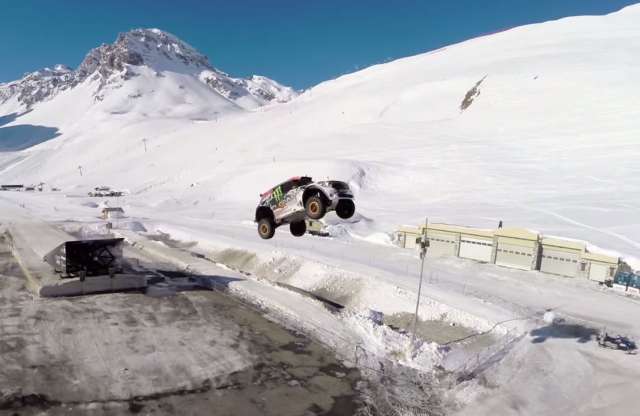 Egy gigabukás megindító részletei