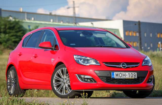 Norbi majd segít. Opel Astra 1.6 Turbo teszt