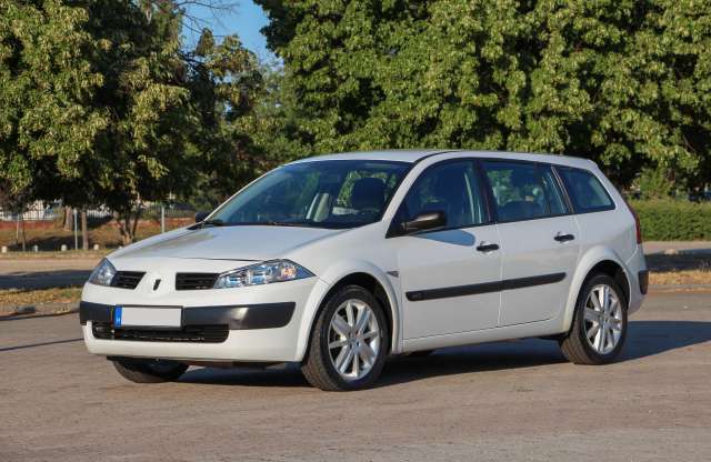 Volt mit kipucolni, sikerült. Ragyog az 1300 eurós Mégane!