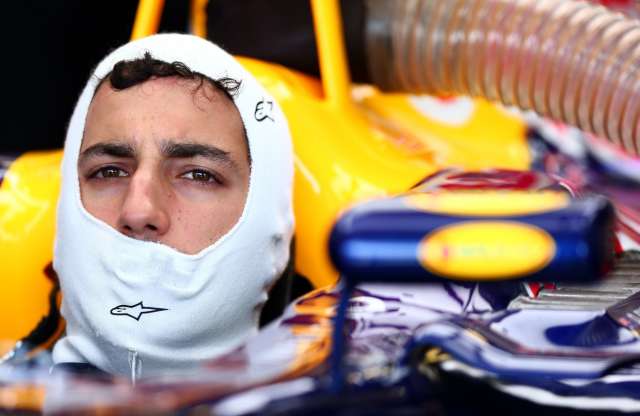 Nem Rosberg, de nem is Hamilton nyert a mogyoródi káoszfutamon