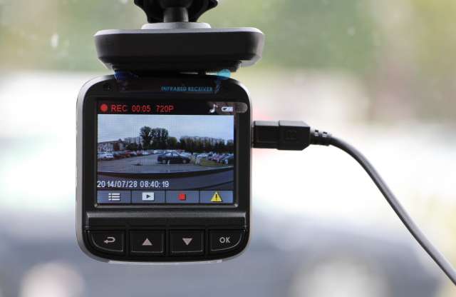 Minőségi tanú a fedélzeten. Genius DVR-FHD590 termékteszt