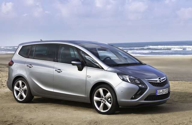 Gyengébb, de többet fogyaszt: 120 lóerős 1.6 CDTI Zafira Tourer