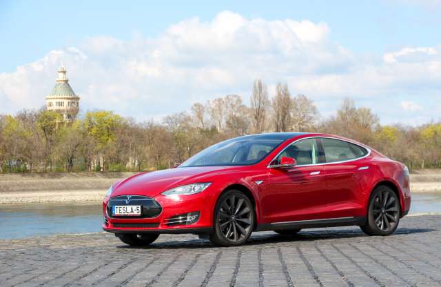 Brutálisan nő a Tesla töltőhálózata, Magyarország kimarad