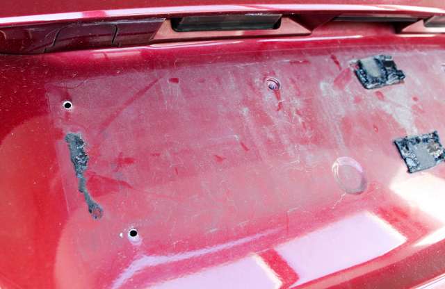 Holland gyerek megfúrta, magyar gyerek betömte