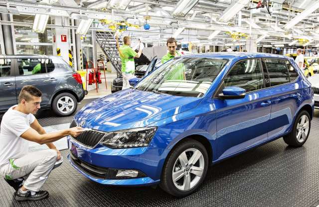 Új Skoda Fabia: legördült az első példány, ünnepel a gyár