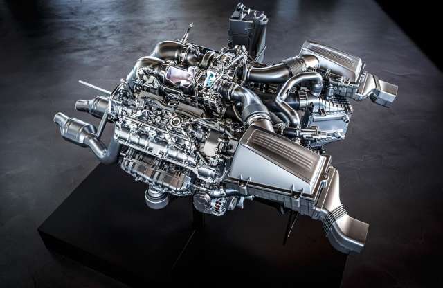 Állati! Oroszlánhangja lesz a Mercedes-Benz AMG GT-nek