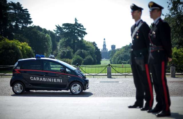 Cattani beájulna: Mitsubishi i-MiEV rendőrautó