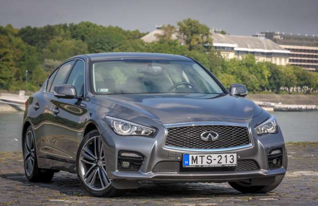 Na, ez tényleg sporthibrid. Infiniti Q50S Hybrid AWD teszt