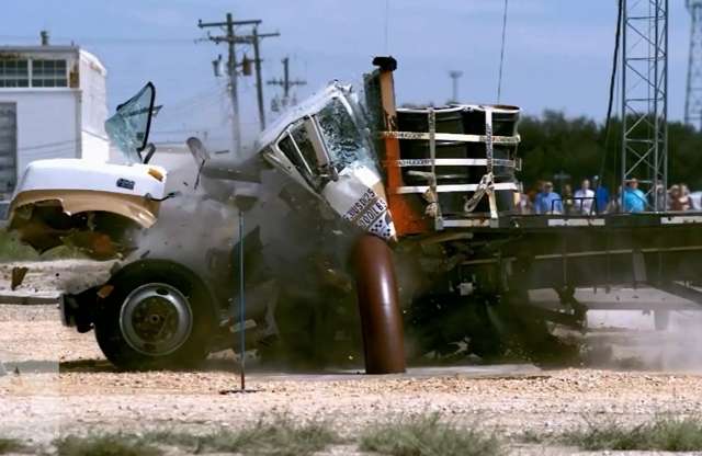 A hét leglátványosabb videója: ami megfogja a teherautót is