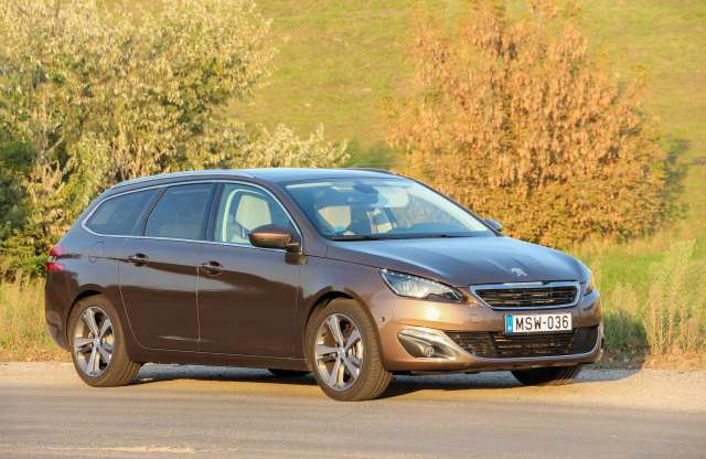 Nem az, aminek látszik – Peugeot 308 SW 1.2 PureTech teszt