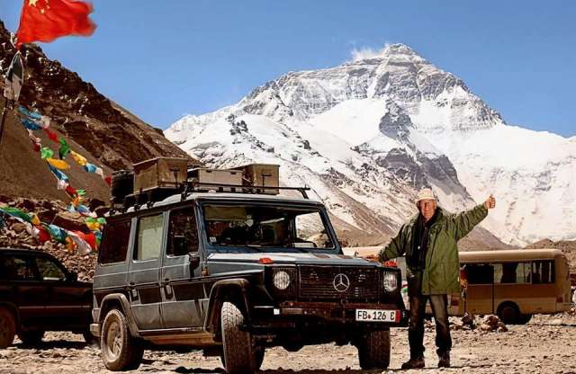 Egy öregúr háromszor megtette a Föld-Hold távot Mercijével