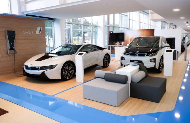 Rekord és új almárka a BMW Magyarországnál