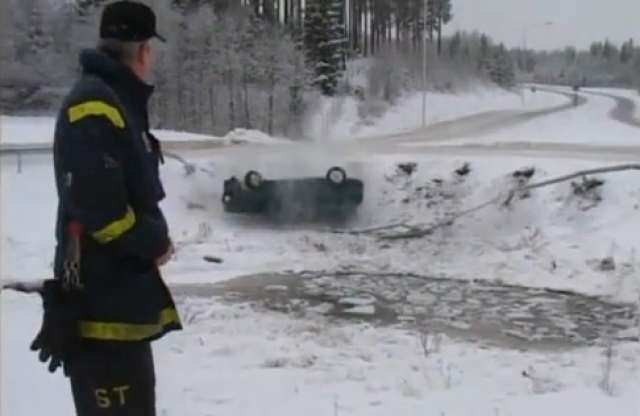Balesetveszély az utakon - ilyen a szemléletes illusztráció