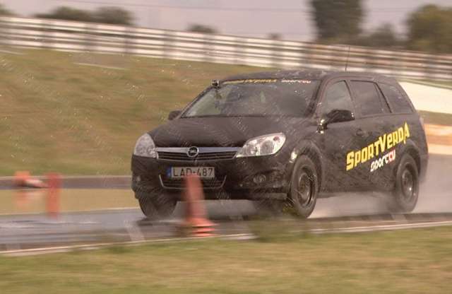 Adhat rövidebb fékutat egy drágább abroncs?