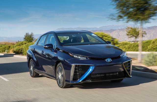 A hibrid már ósdi? Jövőre jön a Toyota üzemanyagcellás autója