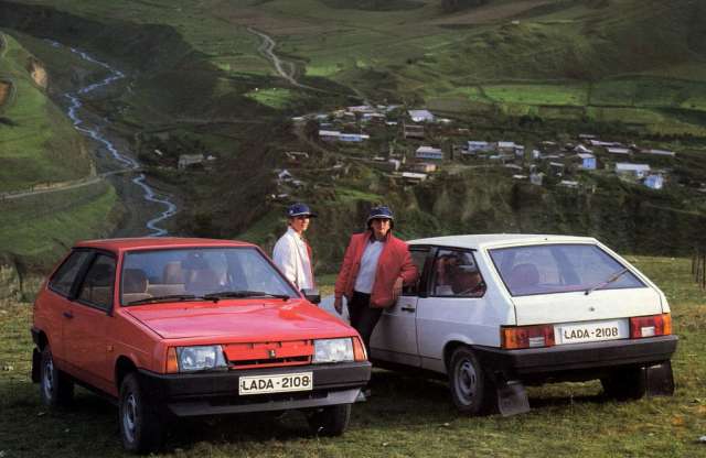 Állítólag van benne egy kis Porsche is – 30 éves a Lada Samara