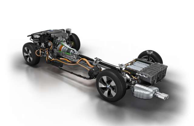 Nem kamu, hanem tényleg spórolós hibrideket fejleszt a BMW