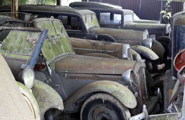 60 oldtimer ritkaság kerül aukcióra egy pajtából