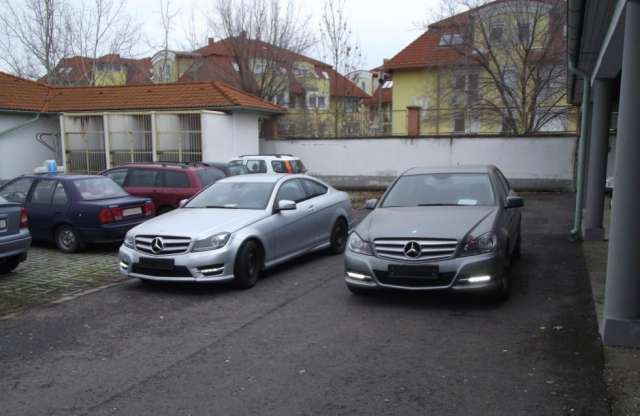 Félmilliárd forintnyi autót ellopó bandát csíptek nyakon