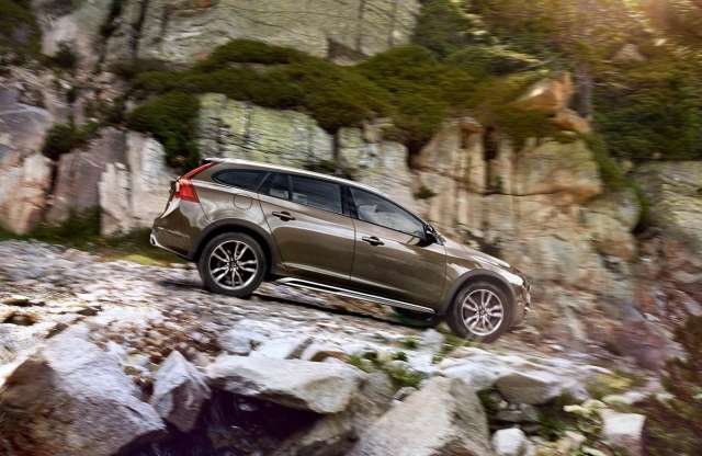 Volvót venne? Akár online is megteheti majd