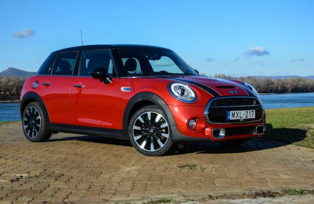 Családi versenygokart – Mini Cooper S ötajtós teszt