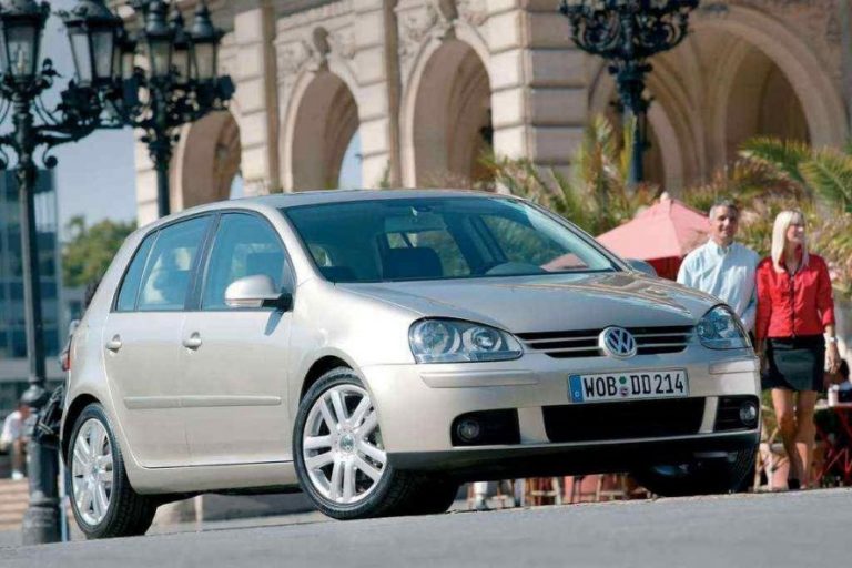 VOLKSWAGEN GOLF V