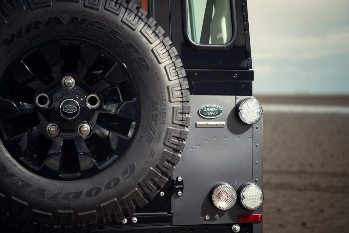 LAND ROVER