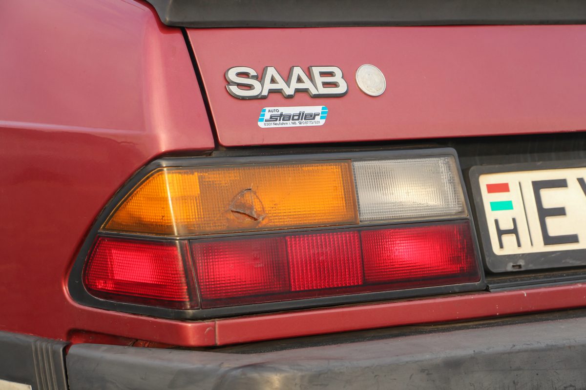 SAAB 900