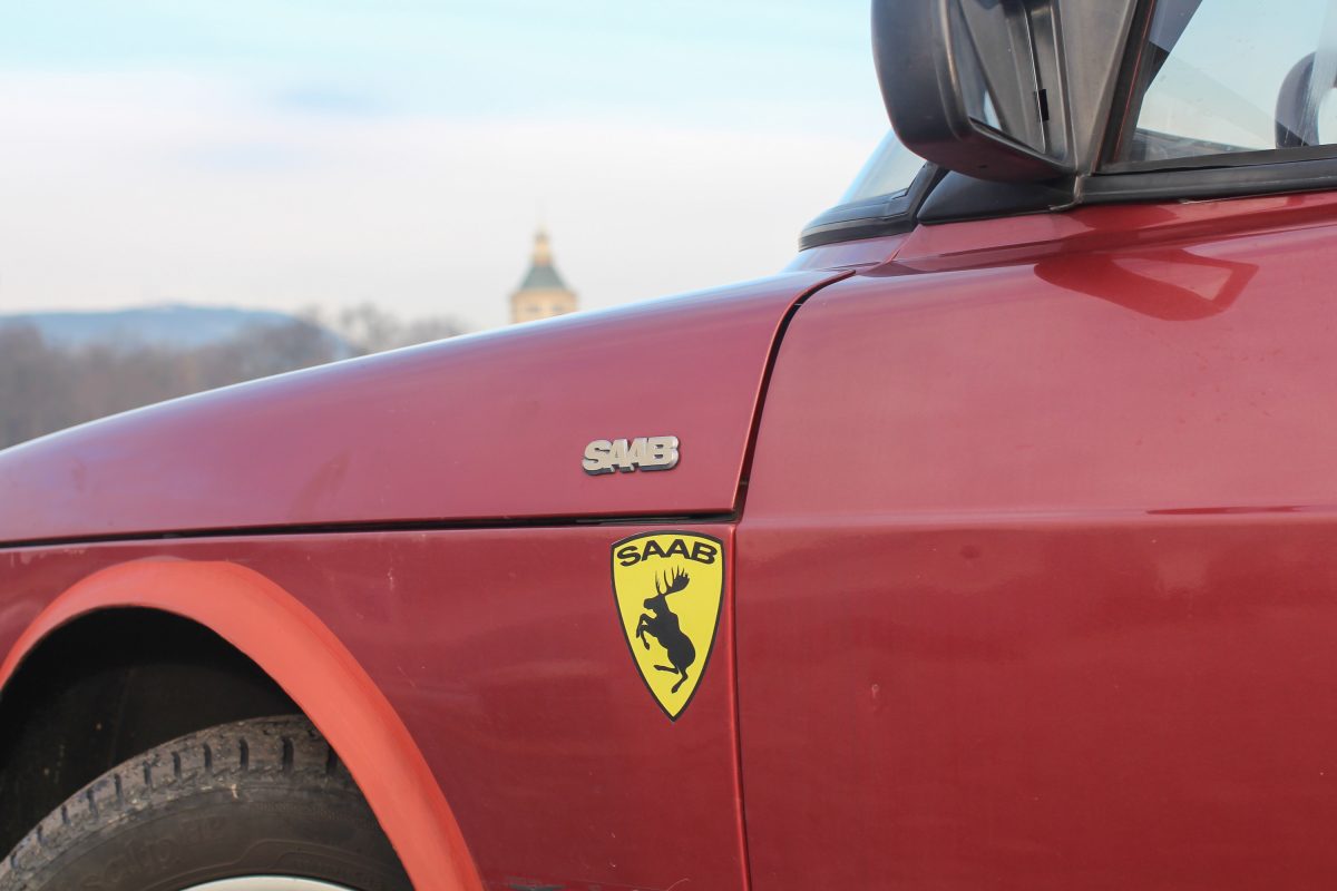 SAAB 900