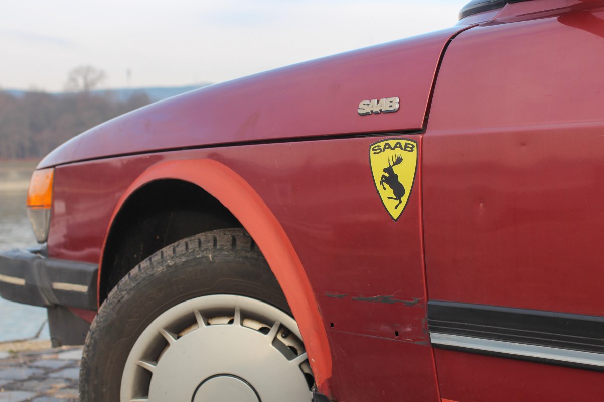SAAB 900