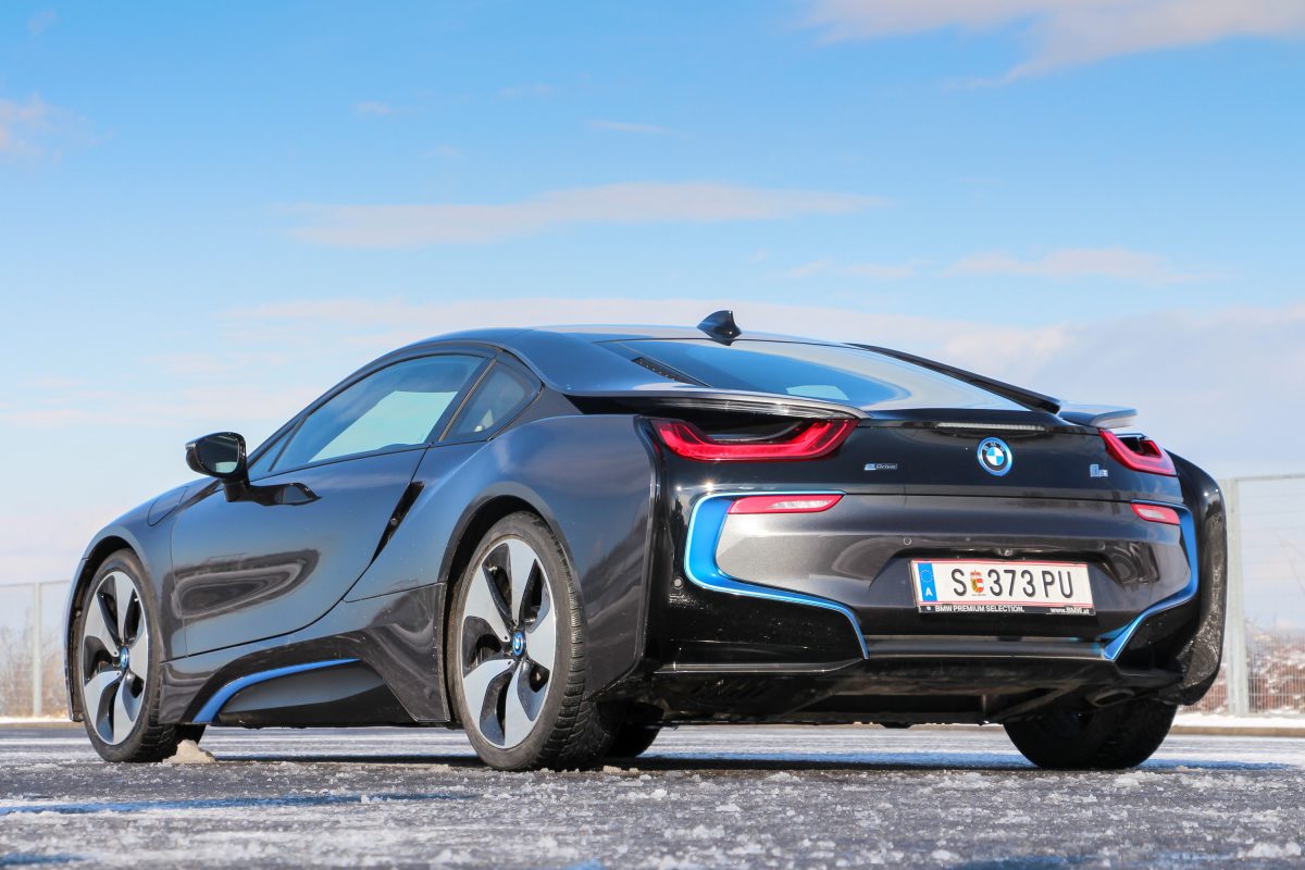 BMW I8