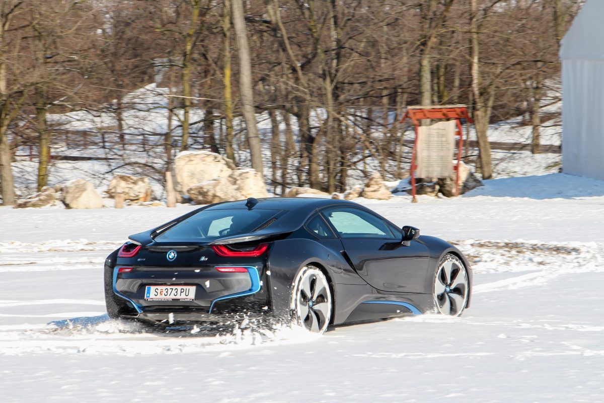 BMW I8