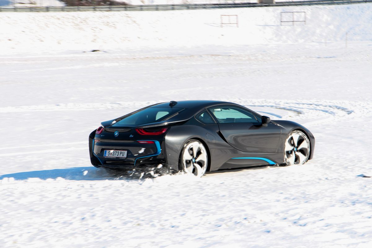 BMW I8