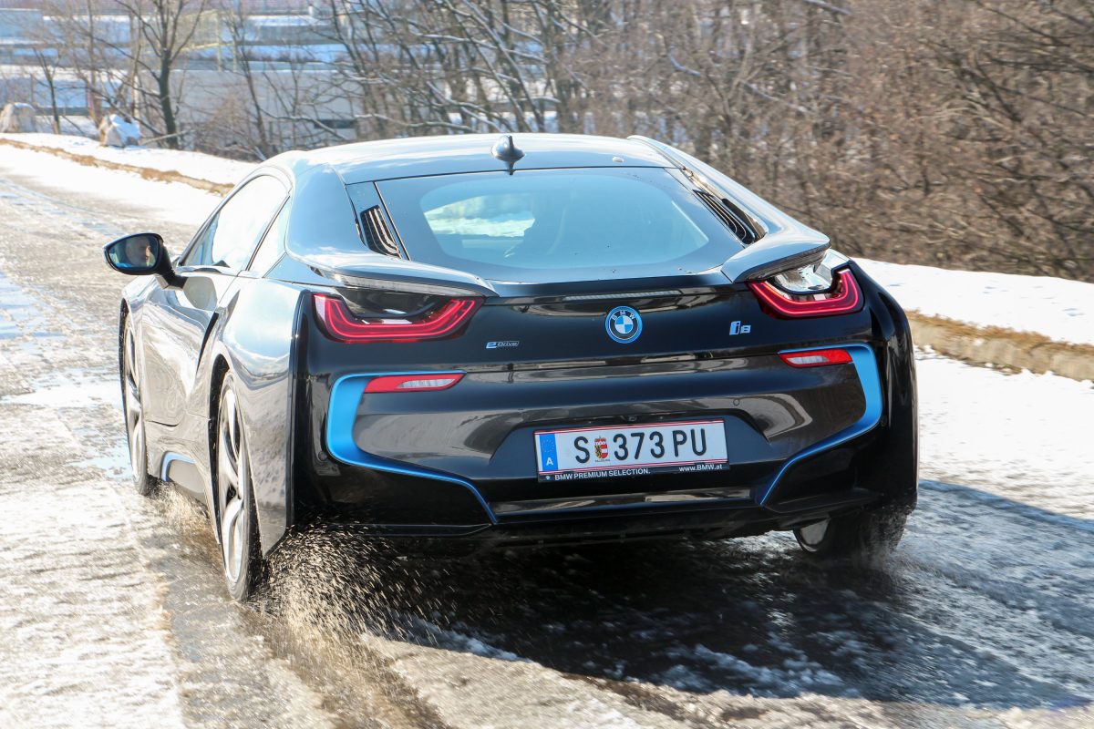 BMW I8