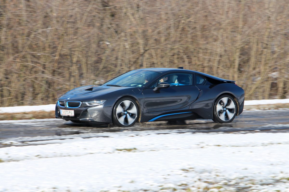 BMW I8