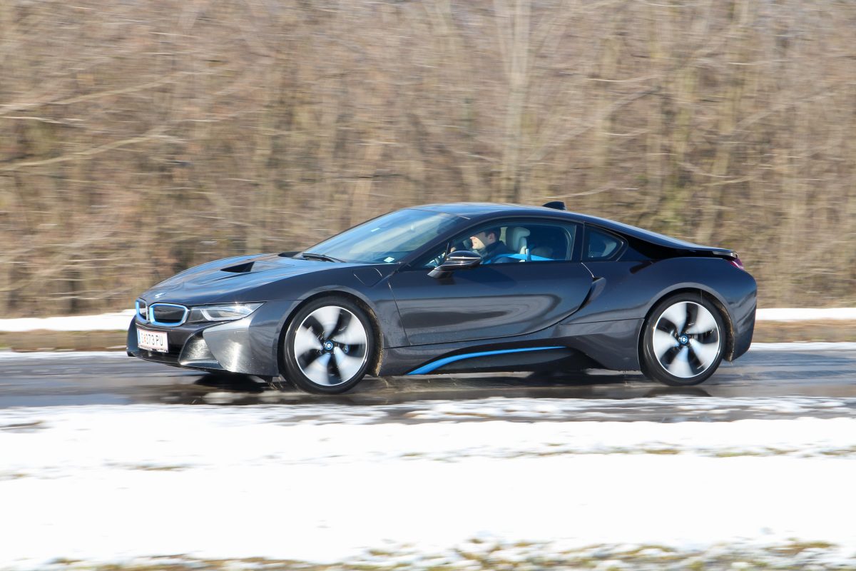 BMW I8