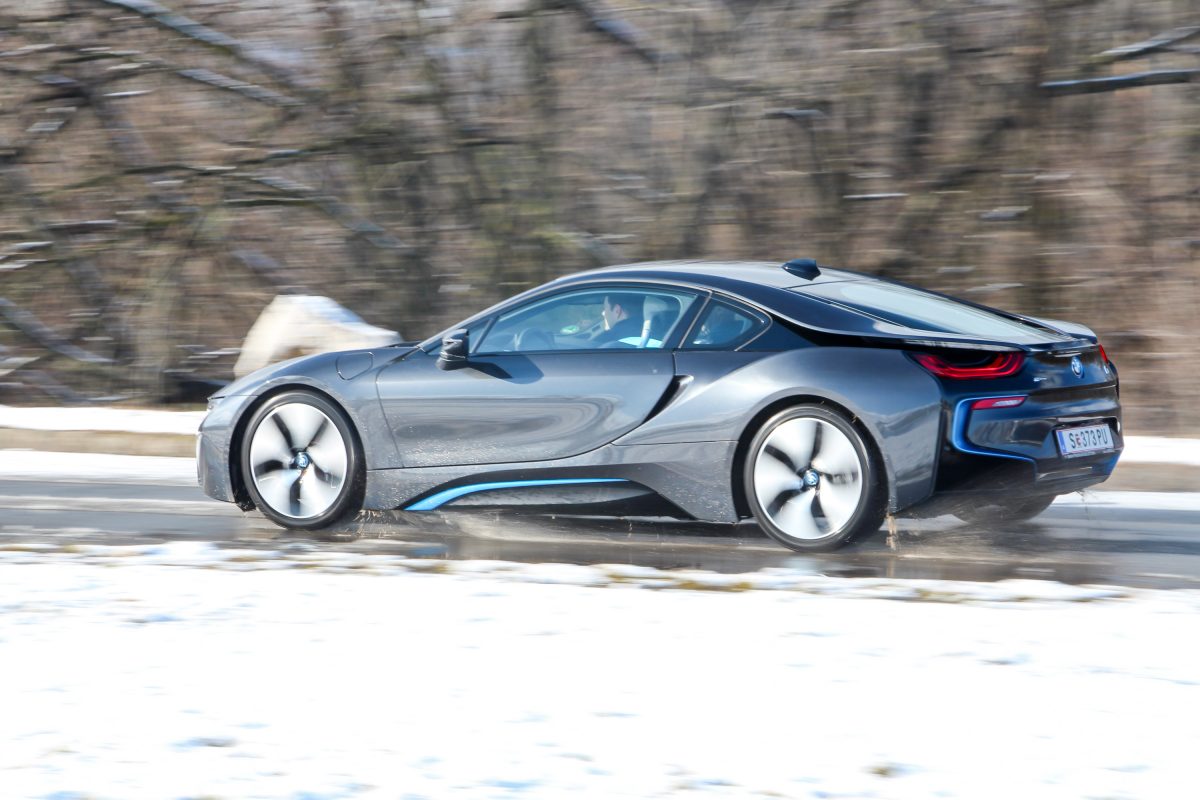 BMW I8