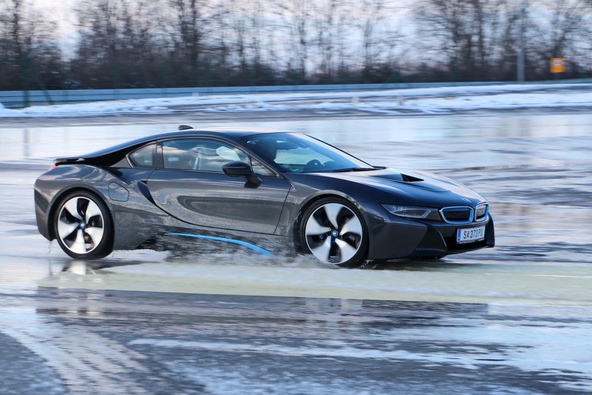 BMW I8