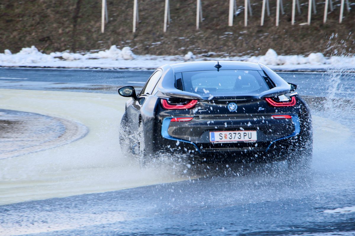 BMW I8