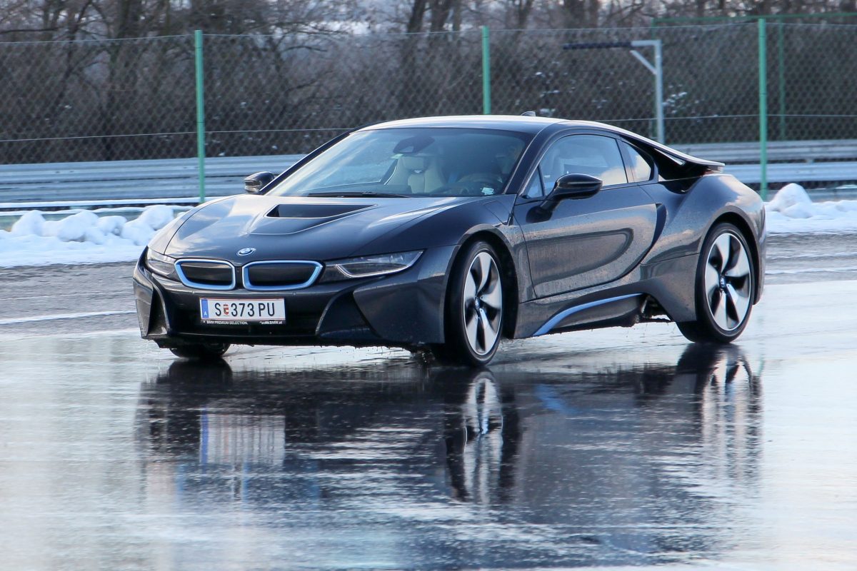 BMW I8