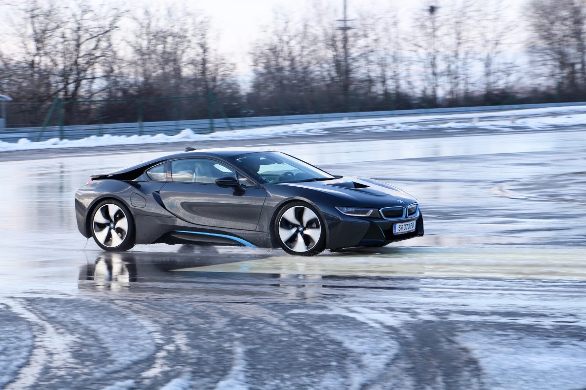 BMW I8