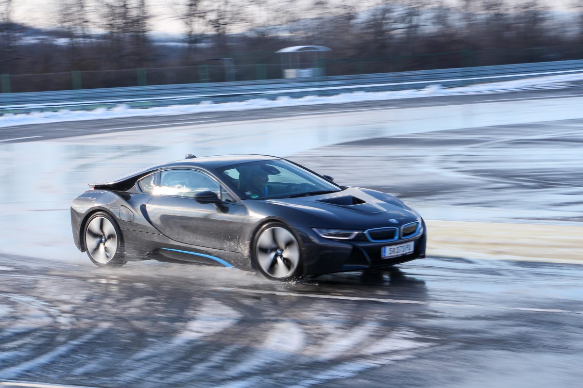 BMW I8