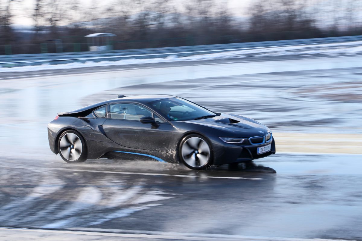 BMW I8