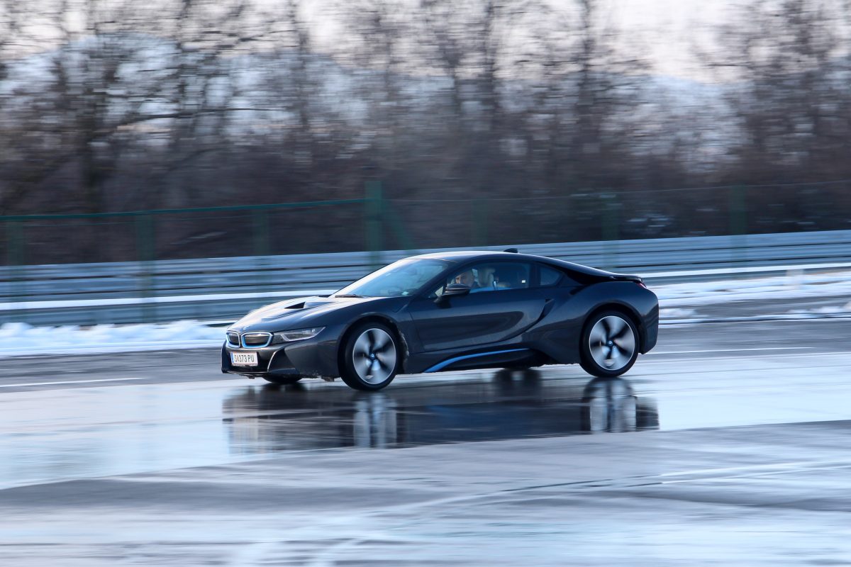 BMW I8