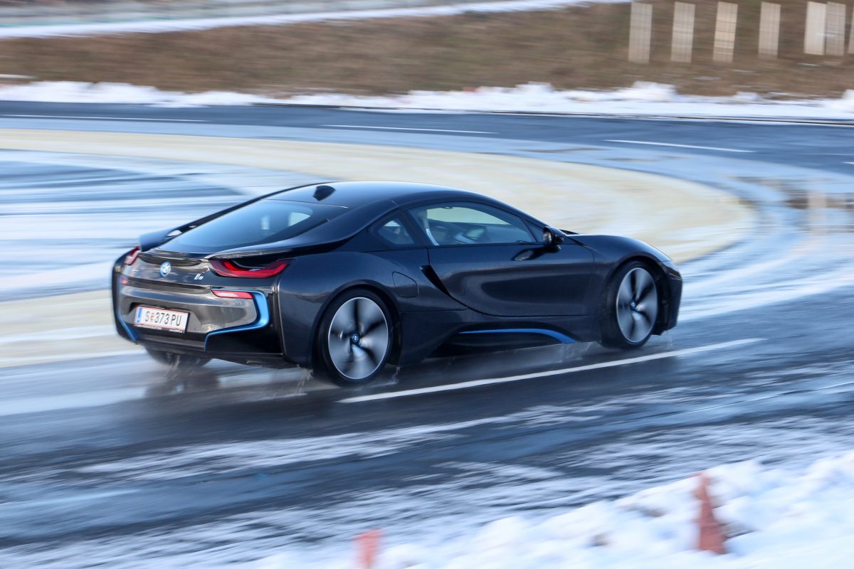 BMW I8