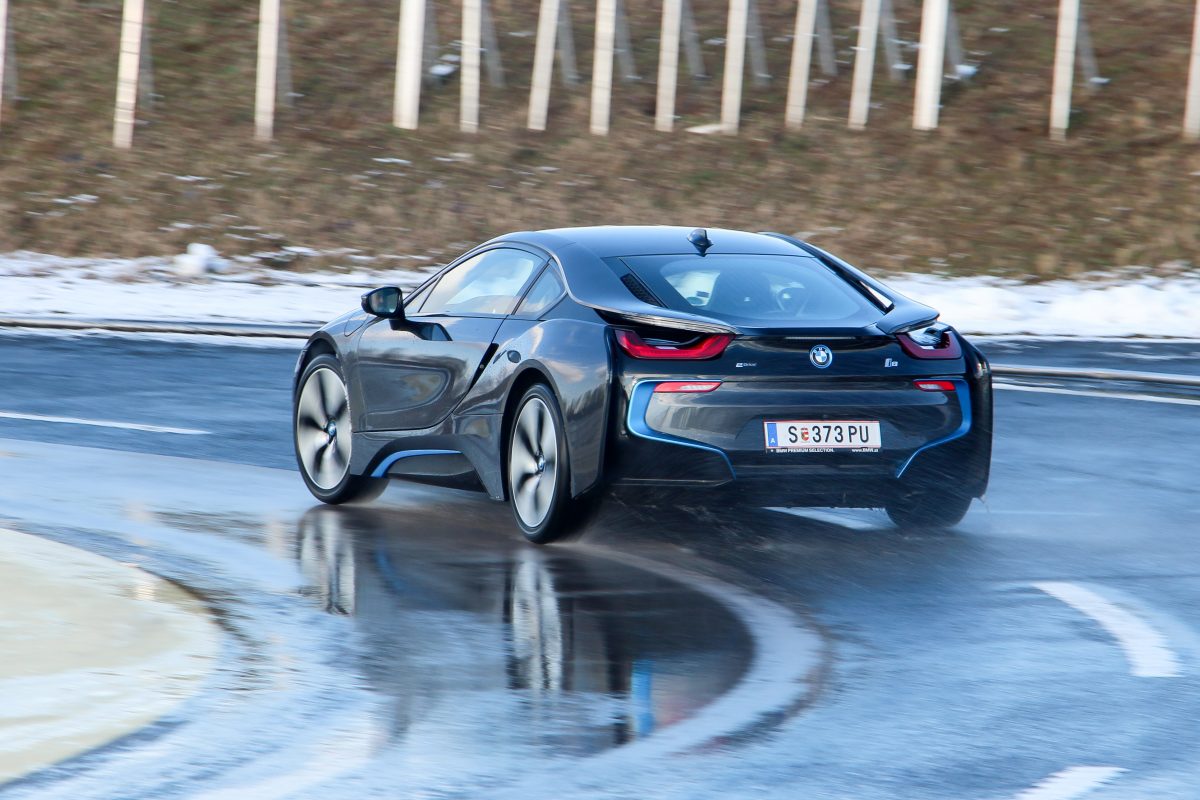 BMW I8