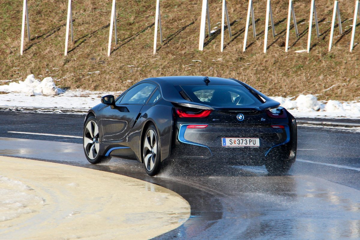 BMW I8
