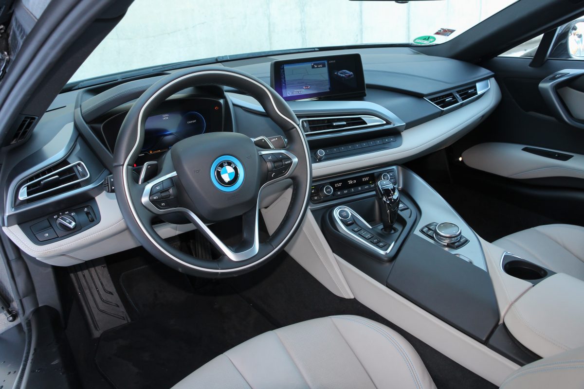 BMW I8